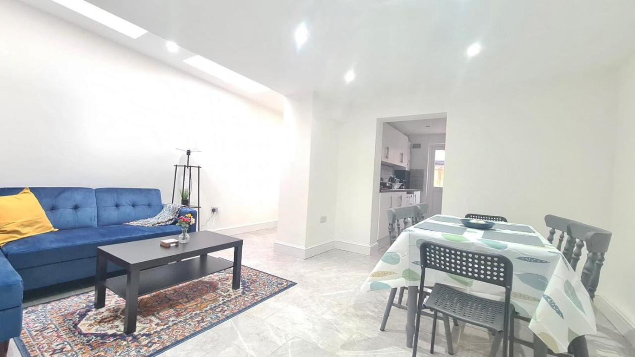 لندن Deluxe Private Room In Manor Park المظهر الخارجي الصورة